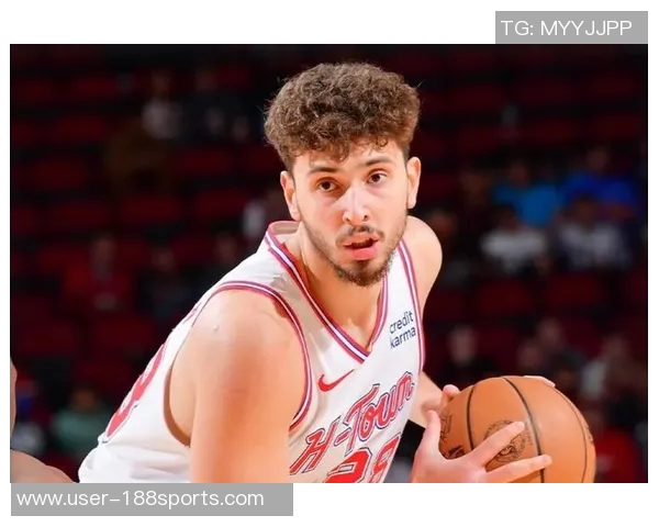 雷霆三分如虹狄龙替补席无奈神情引发网友热议